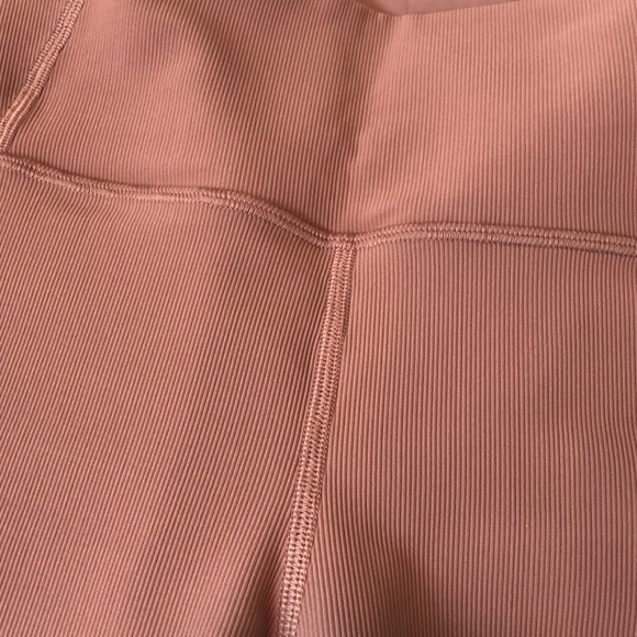 BRAND NEW Lululemon Align/Wunder High Rise Ribbed Shorts *8 inch* - Picture 4 of 5